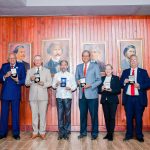 DISTINCIÓN: Efemérides Patrias entrega a directiva Instituto Duartiano medalla conmemorativa 180 aniversario de Independencia Nacional