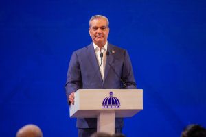 RESULTADOS DE VIAJE: Presidente Abinader presenta en LA Semanal logros y acuerdos durante su viaje a Francia, Suiza y Brasil