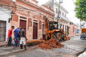 CENTRO HISTORICO: CAASD soluciona avería en tubería de aguas residuales en la Ciudad Colonial