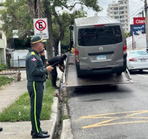 CONTRA CAOS EN TRANSITO: DIGESETT y Parquéate RD activan operativo NO estacione del plan “RD se mueve”