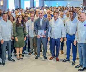 MUNICIPALIDAD: Fedodim resalta aporte del presidente Abinader de 4,000 millones para aceras y contenes