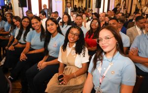 INICIO AÑO ESCOLAR: Gobierno garantiza entrega de todos los kits escolares a estudiantes de RD y resalta avances en la educación