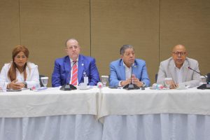 REFORMULACIÓN PRESUPUESTO: Ministro de Hacienda y Economía, Magín Díaz, va al Congreso expresa necesidad a diputados reformular Presupuesto 2025, del