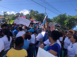 HUMAREDA: Población de Yaguate, en San Cristóbal, marcha contra humareda amenaza con enfermedades respiratorias y el medio ambiente
