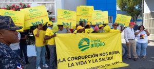 CORRUPCIÓN EN SENASA: Frente Amplio y organizaciones comunitarias montan vigilia y marchan por barrio en reclamo de castigos para quienes desfalcaron ARS del Estado