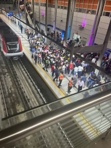 METRO DE SANTO DOMINGO FALLA DE NUEVO: Metro se detiene en estación Máximo Gómez y desmontan pasajeros; en segunda este miércoles, pasadas las 7:00am se presentó una avería en estación María Montez