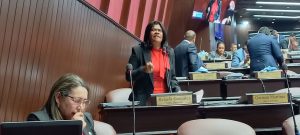 !LA DEJAN INCAPACITADA! ¿A quién? A una joven madre de 5 hijos en Los Alcarrizos tras cirugía en hospital Vinicio Calventi