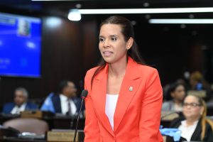 CÁNCER: Diputada Patricia Núñez aboga enfermedad sea cubierta por la Seguridad Social; solicita construcción de tres centros regionales para facilitar servicios a pacientes