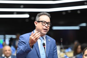 !CESANTÍA!: Vocero del PRM aclara propuesta de diputada Barceló sobre cesantía no refleja posición del partido