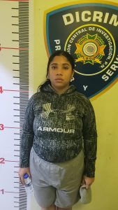 MATÓ A SU HERMANA: Se entrega de manera voluntaria mujer acusada de muerte de hermana adolescente en San Francisco de Macorís