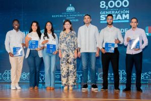 IMPULSA CAPACITACIÓN: Ministerio de la Juventud continúa entrega de 8,000 becas Generación STEAM en la región Norte junto a la vicepresidenta Raquel Peña