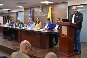 NUEVA CÉDULA: Mesa técnica de la JCE trata avances de cedulación a nivel local y en el exterior con organizaciones políticas