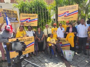 SEGURIDAD SOCIAL: Coalición se planta frente al Congreso y reclama reforma integral que garantice derechos a salud y pensión digna