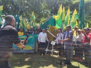 SEGURIDAD SOCIAL DIGNA Y DERECHOS LABORALES: Frente Amplio y AlPAÍS se manifiestan en plaza Mauricio Báez