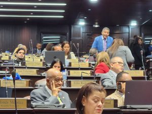 !BUSCAN EVITAR ABUSOS POLICIAL! Cámara de Diputados aprueba de urgencia, en primera discusión, modificar Ley 21-18 sobre Regulación de los Estados de Excepción