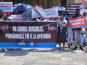 MOVIMIENTO RECONOCIDOS: Protestan frente al Palacio Nacional y denuncia persistencia de la apatridia a 12 años de la Ley 169-14