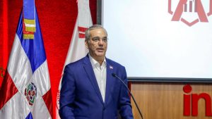 ECONOMÍA Y JUSTICIA SOCIAL: Presidente Luis Abinader aboga por un equilibrio entre eficiencia económica y justicia social durante encuentro en Intec