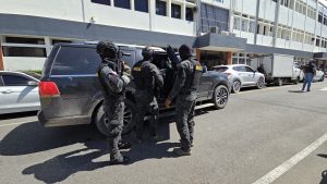 EXTRADICIÓN: Se llevan dominicanos hacia Puerto Rico, lo acusan de asesinato de primer grado y posesión de armas