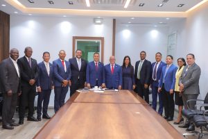 EMBARGO RETENTIVO: Diputados y miembros de la Superintendencia de Bancos tratan proyecto de ley que regula esa práctica en República Dominicana