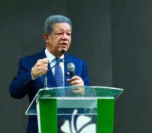 !QUE SE RETIRE PROPUESTA DE REFORMA FISCAL DEL CONGRESO! Es la exigencia del ex presidente Leonel Fernández