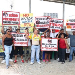 DESALOJOS: Frente Amplio, AlPais y opción Democrática respaldan lucha de desalojados en La Caleta