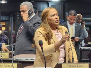 !A PORAS HORAS INICIO AÑO ESCOLAR! Dipurtados reclaman aulas para cientos de miles estudiantes aún no encuentran cupos recibir pan de la enseñanza