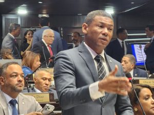 !SE SACAN CHISPAS! Presidente Cámara de Diputados y legisladores de Fuerza del Pueblo por designación directivas de comisiones permantes