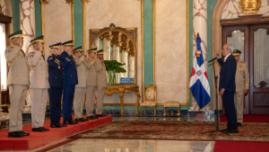 POSESIONAN NUEVOS JEFES: Presidente Luis Abinader toma juramento a nuevos comandantes del Ejército y la Fuerza Aérea y al director de la Policía Nacional