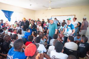 EN INICIO AÑO ESCOLAR: Diputado Onavel Aristy en regreso a clases impacta a más de 5,500 niños en provincia La Altagracia de RD