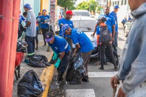 !SALUD AMBIENTAL! Alcaldía del Distrito Nacional realiza gran operativo de limpieza el ensanche La Fe