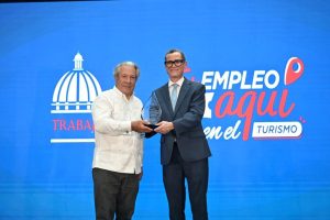 !MERCADO LABORAL! Miles de personas acuden a la jornada de empleos turísticos del Ministerio de Trabajo en La Romana