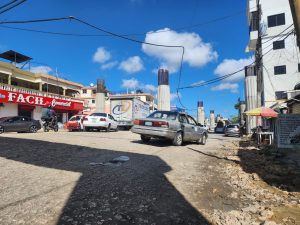 !PARALIZAN TRABAJOS EXTENSIÓN L1 METRO SD! Dejan carretera en muy mal estado y comerciantes en quiebra