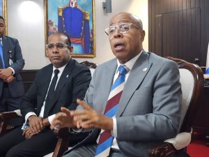 !FANTASMA DE DIVISIÓN ASOMA EN PRM! Equipos de aspirantes a nominación presidencial Carolona Mejía y David Collado salen al ring