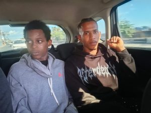!PODRÍAN SER ASESINADOS! Activista de derechos humanos denuncia rechazo de dos jóvenes en destacamento de Los Frailes