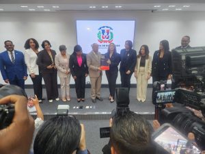 !PUERTAS ABIERTAS A MUJERES! Someten proyecto de Ley Contra Violencia a la Mujer; buscan estas no encuentren puertas cerradas en instancias del Estado cuando acudan a colocar denuncias sobre maltratos